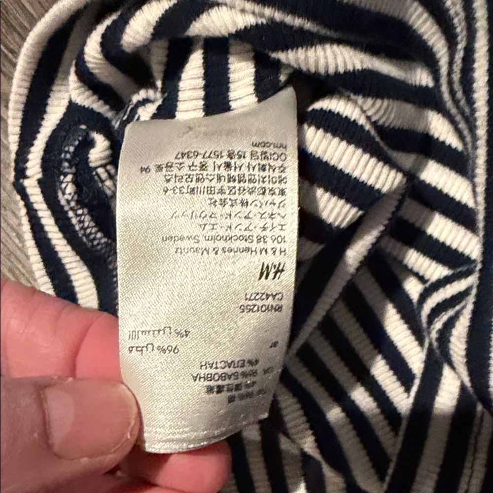 Striped Sleeveless Mock Neck Top - Picture 5 of 6